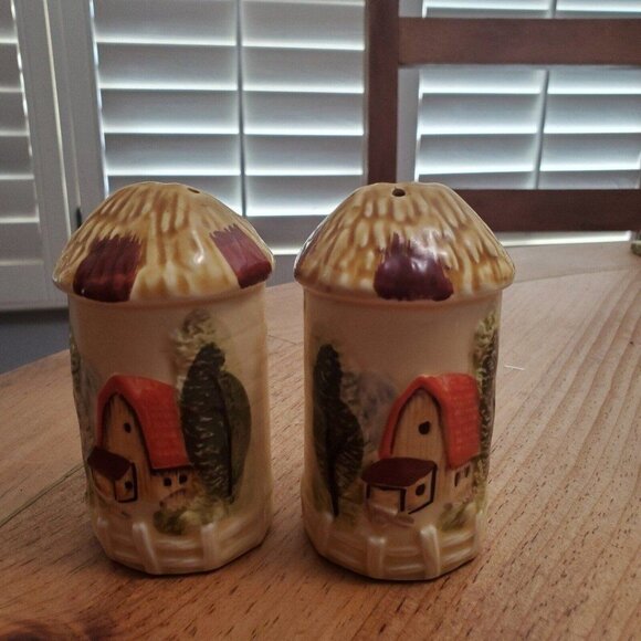 Vintage Occupied Japan Silo Shaped Farm Salt and Pepper Shakers Fall Orange - Picture 3 of 8